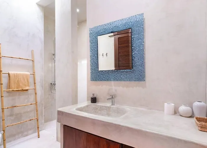 Va Bali Villa *